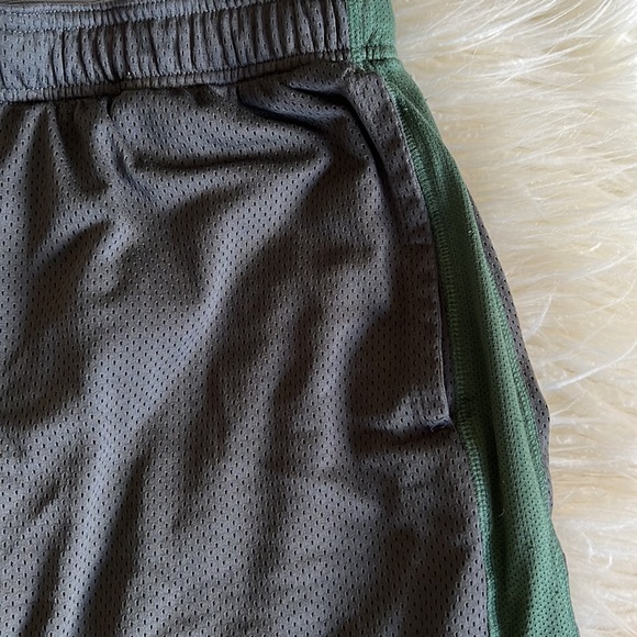 Nike shorts - Picture 4 of 10